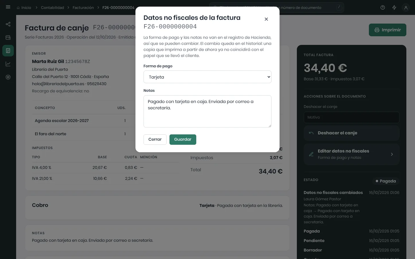Diálogo Datos no fiscales de la factura F26-0000000004 con la forma de pago Tarjeta y las notas